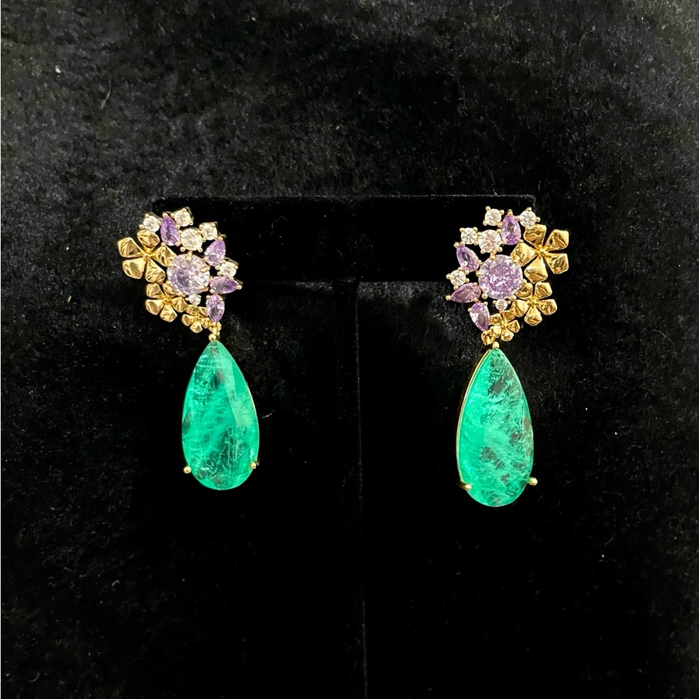 Trendy earrings with flair!